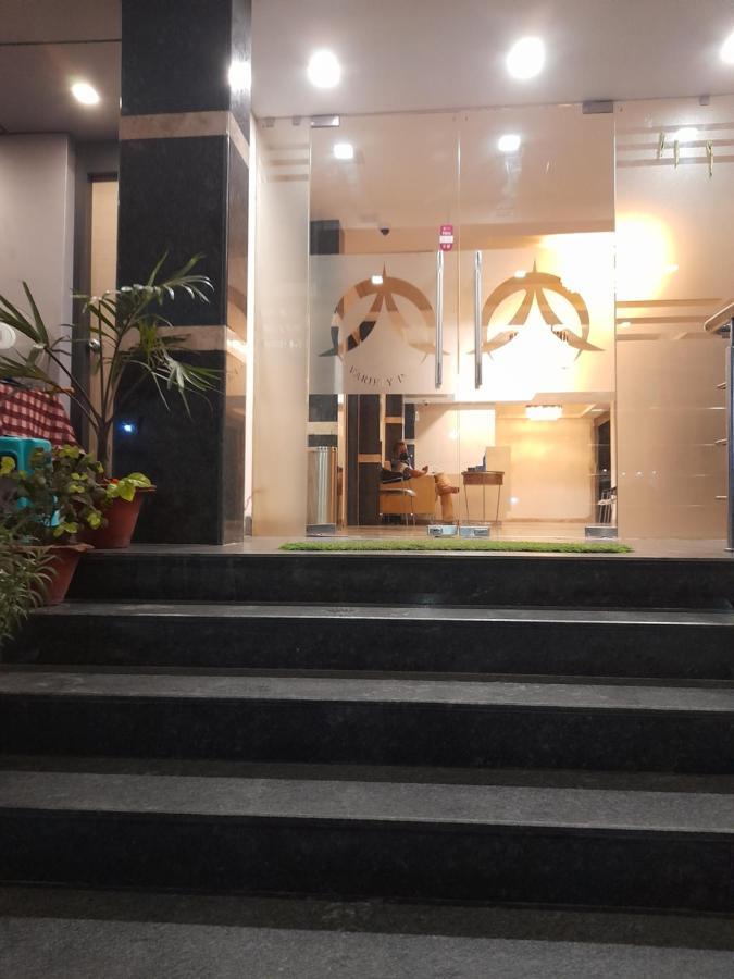 Variety Inn Патна Екстериор снимка
