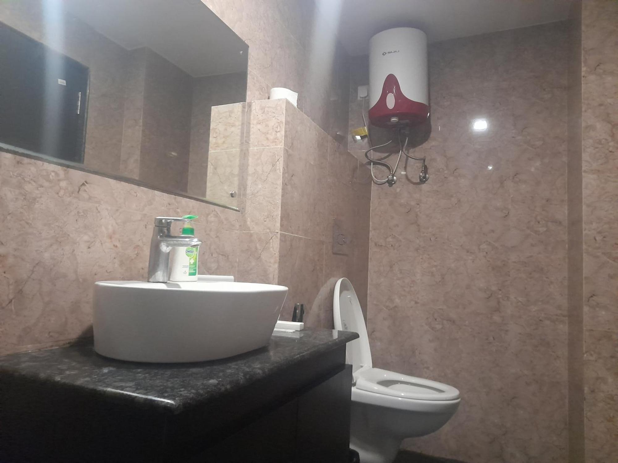 Variety Inn Патна Екстериор снимка