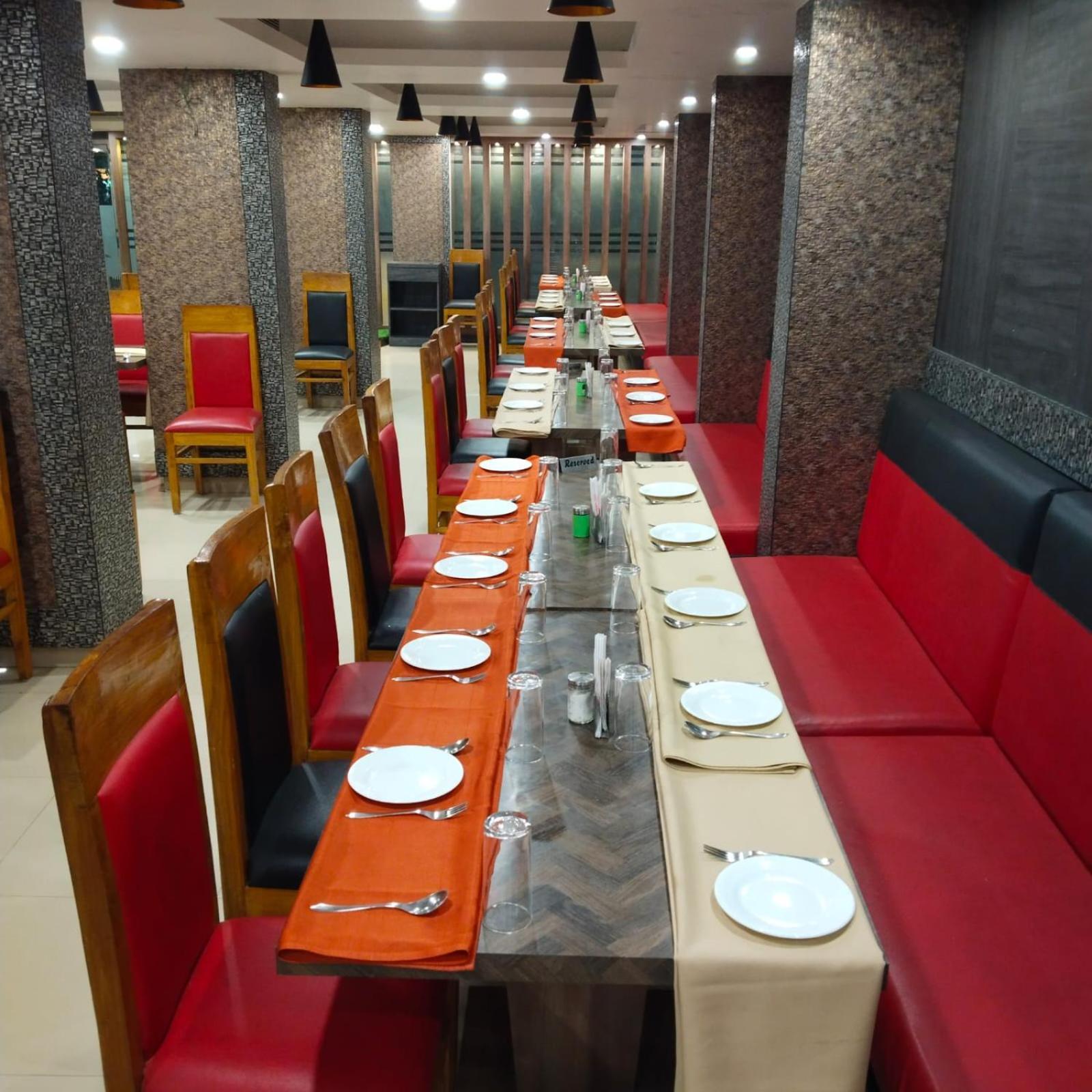 Variety Inn Патна Екстериор снимка