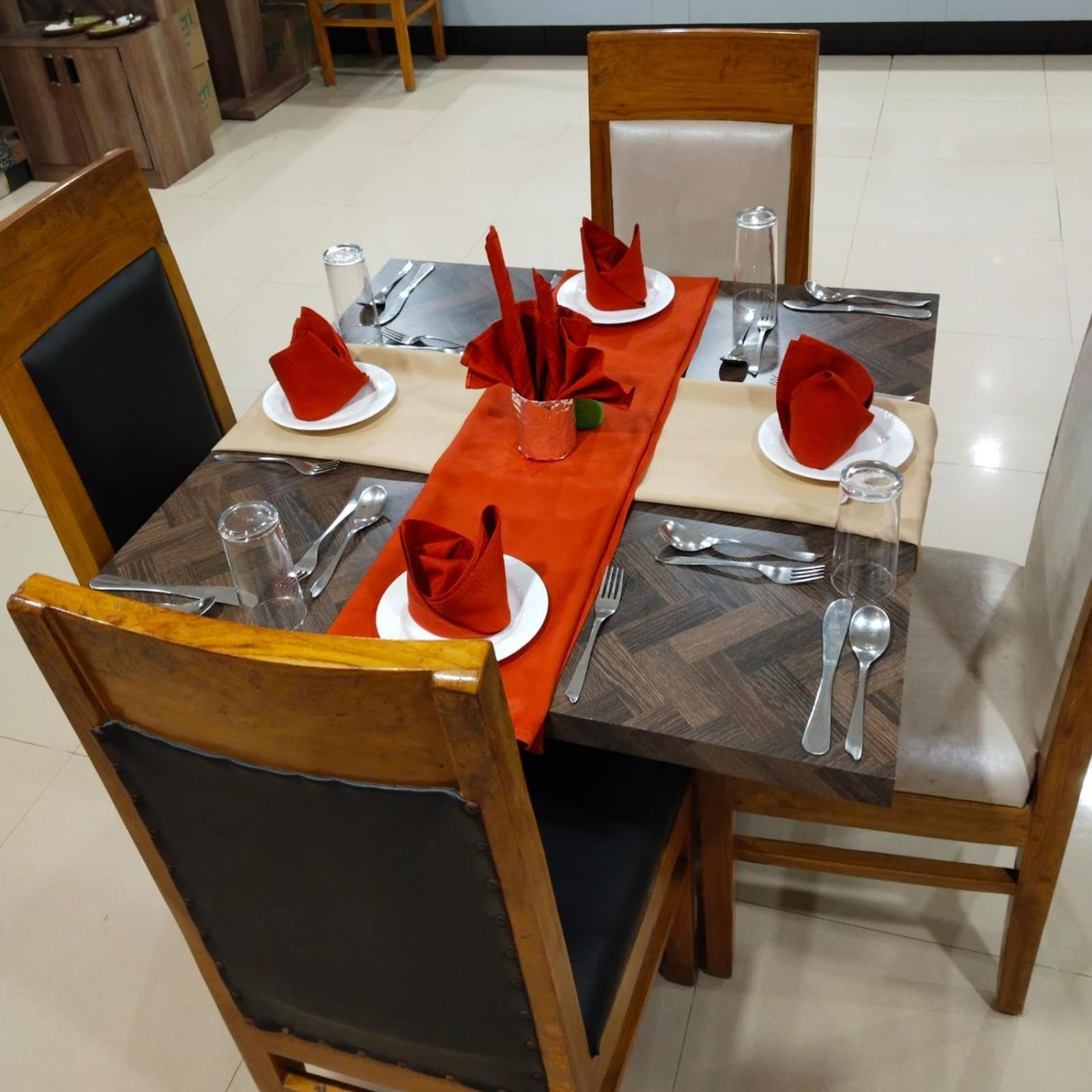 Variety Inn Патна Екстериор снимка